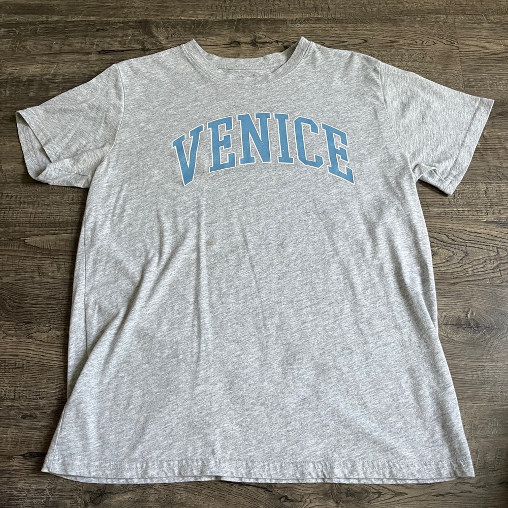 venice graphic tee!